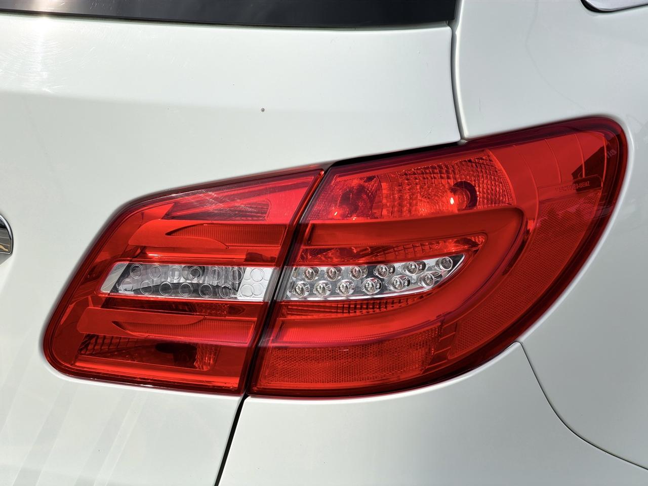 2014 Mercedes-Benz B-Class B250 Sports Tourer Photo