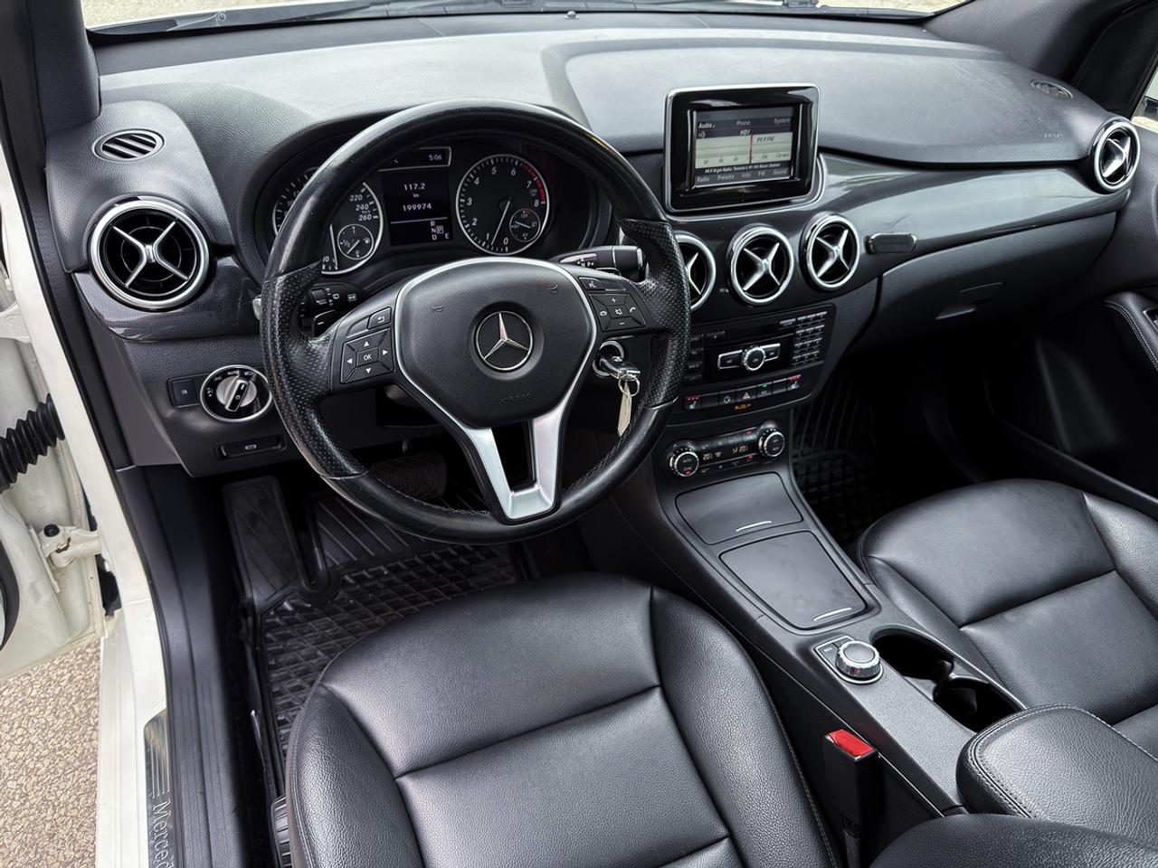 2014 Mercedes-Benz B-Class B250 Sports Tourer Photo