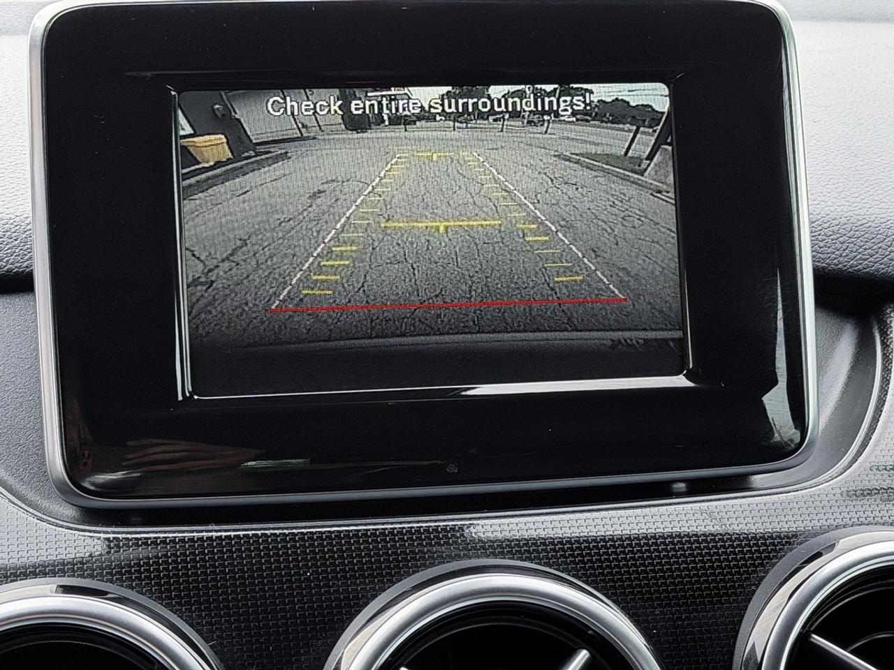 2014 Mercedes-Benz B-Class B250 Sports Tourer Photo