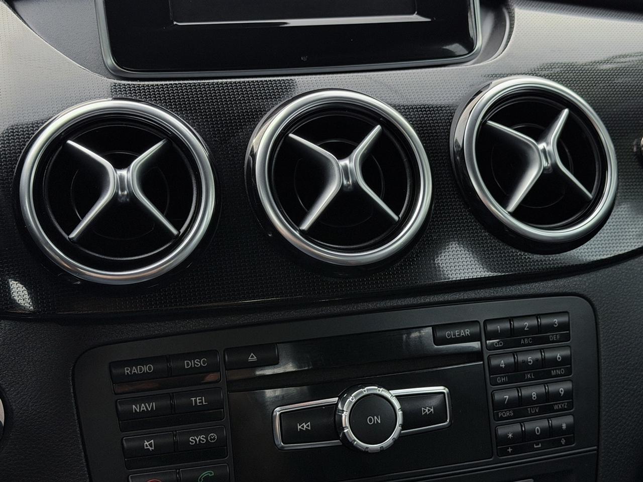 2014 Mercedes-Benz B-Class B250 Sports Tourer Photo