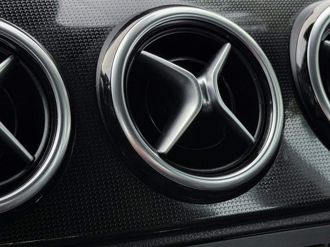 2014 Mercedes-Benz B-Class B250 Sports Tourer Photo