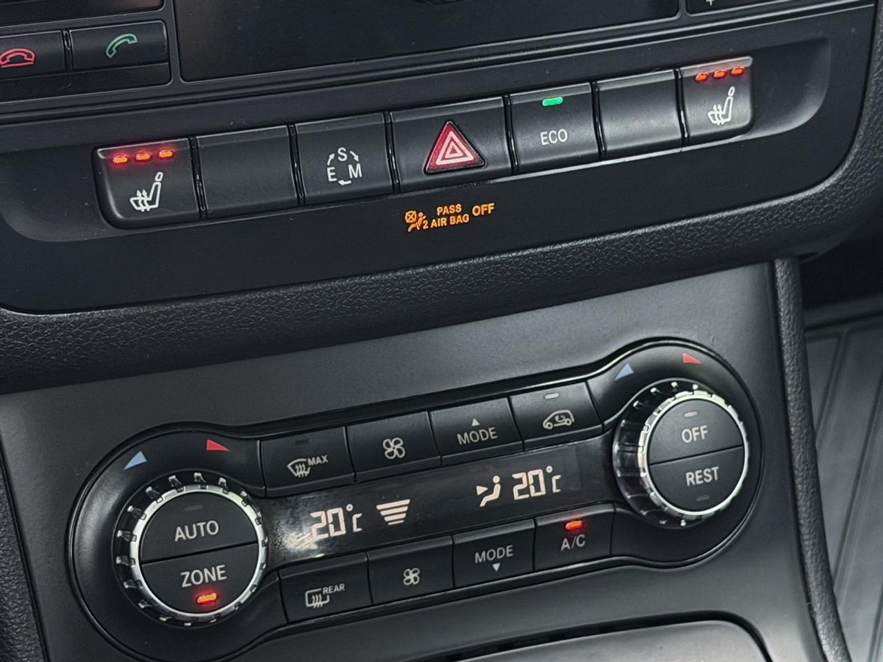 2014 Mercedes-Benz B-Class B250 Sports Tourer Photo