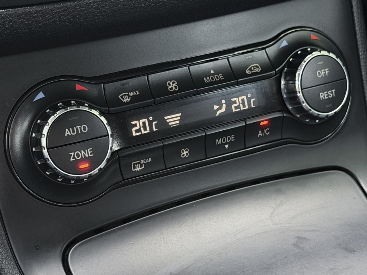 2014 Mercedes-Benz B-Class B250 Sports Tourer Photo