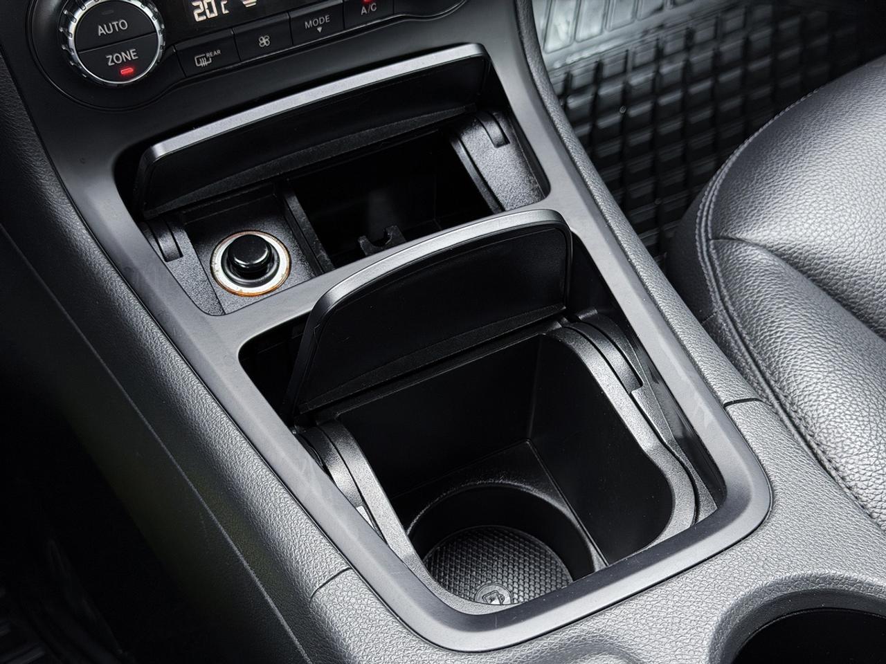 2014 Mercedes-Benz B-Class B250 Sports Tourer Photo