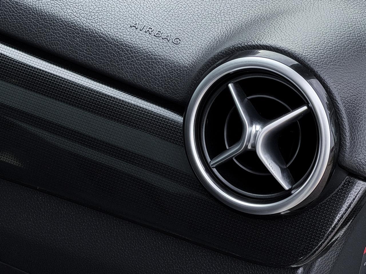 2014 Mercedes-Benz B-Class B250 Sports Tourer Photo