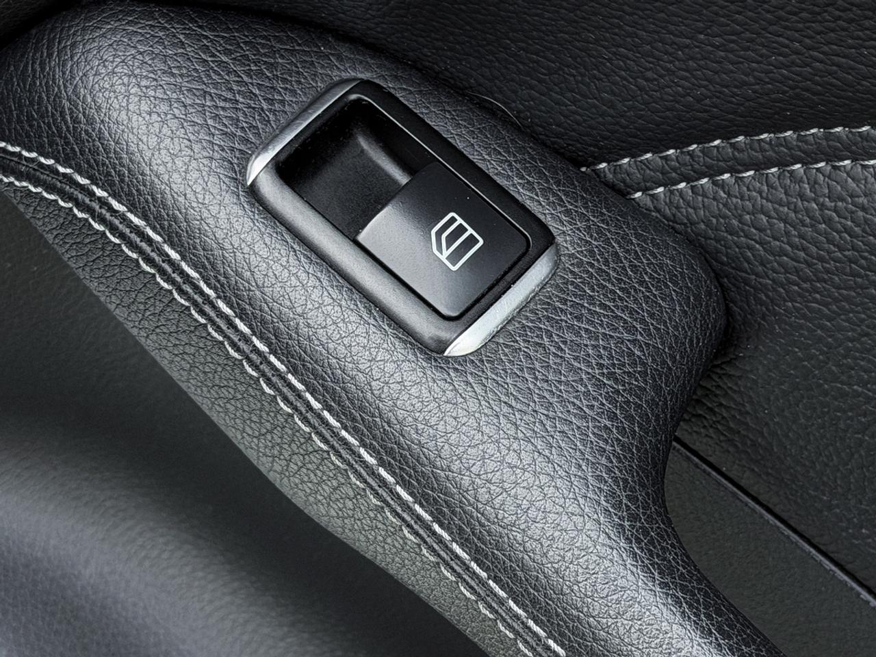 2014 Mercedes-Benz B-Class B250 Sports Tourer Photo