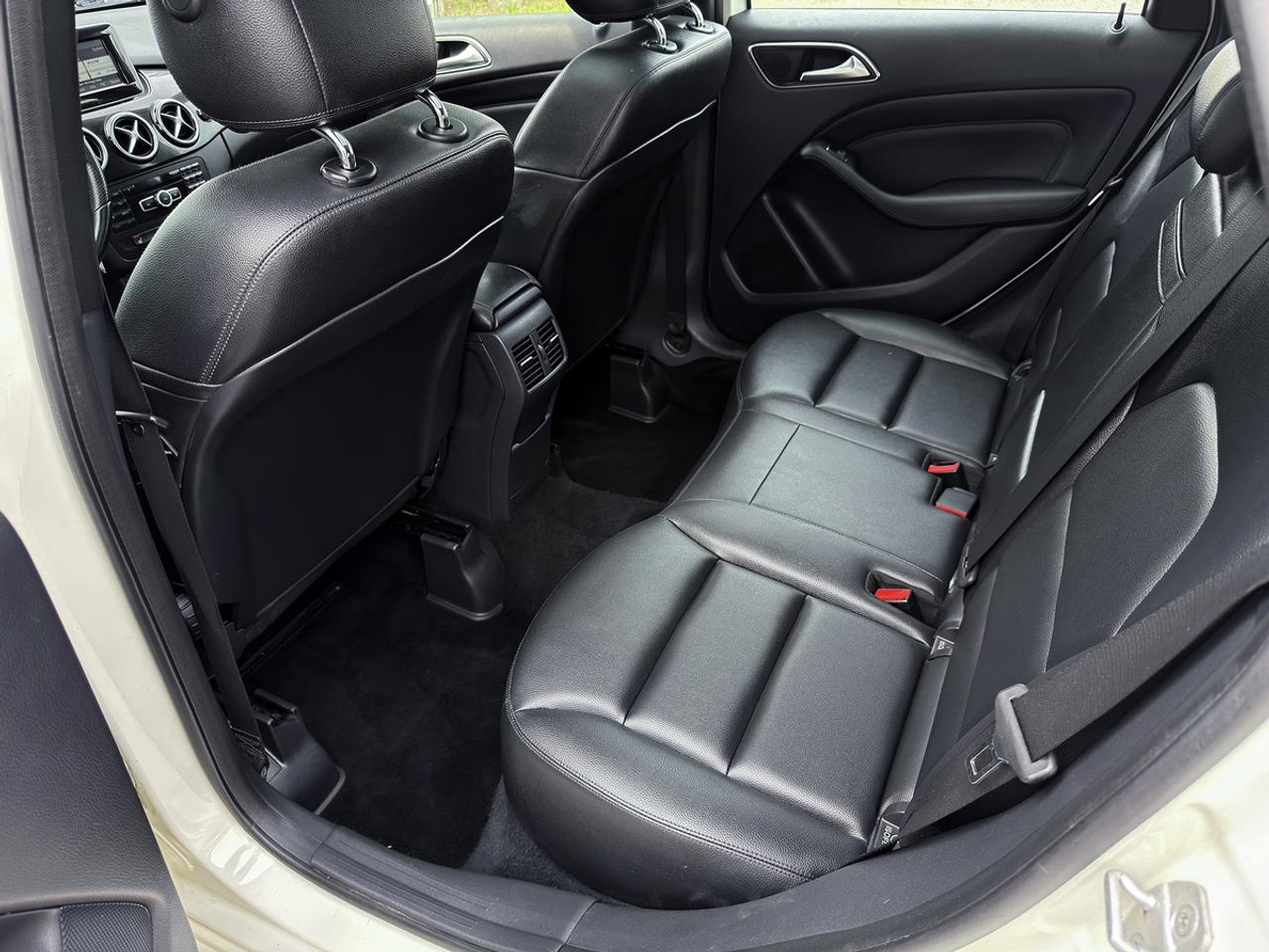 2014 Mercedes-Benz B-Class B250 Sports Tourer Photo