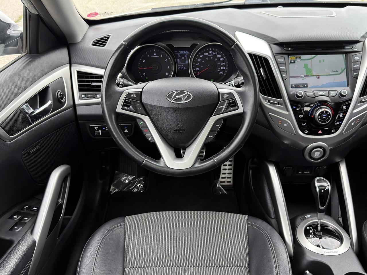 2013 Hyundai Veloster w/Tech pkg Photo