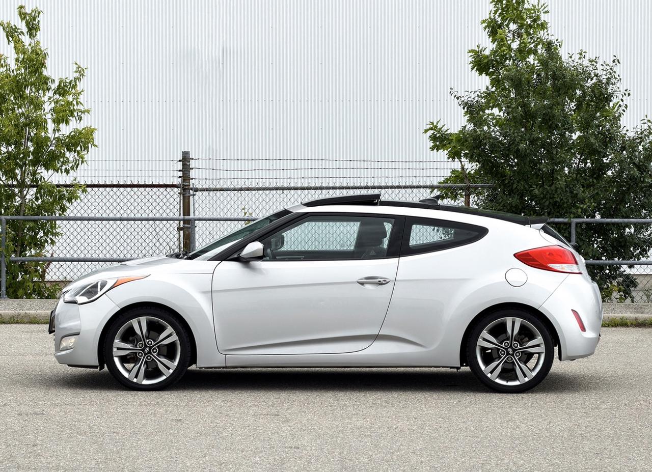 2013 Hyundai Veloster w/Tech pkg Photo