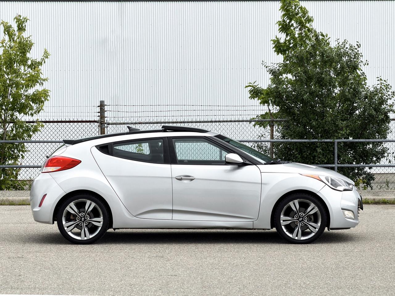 2013 Hyundai Veloster w/Tech pkg Photo