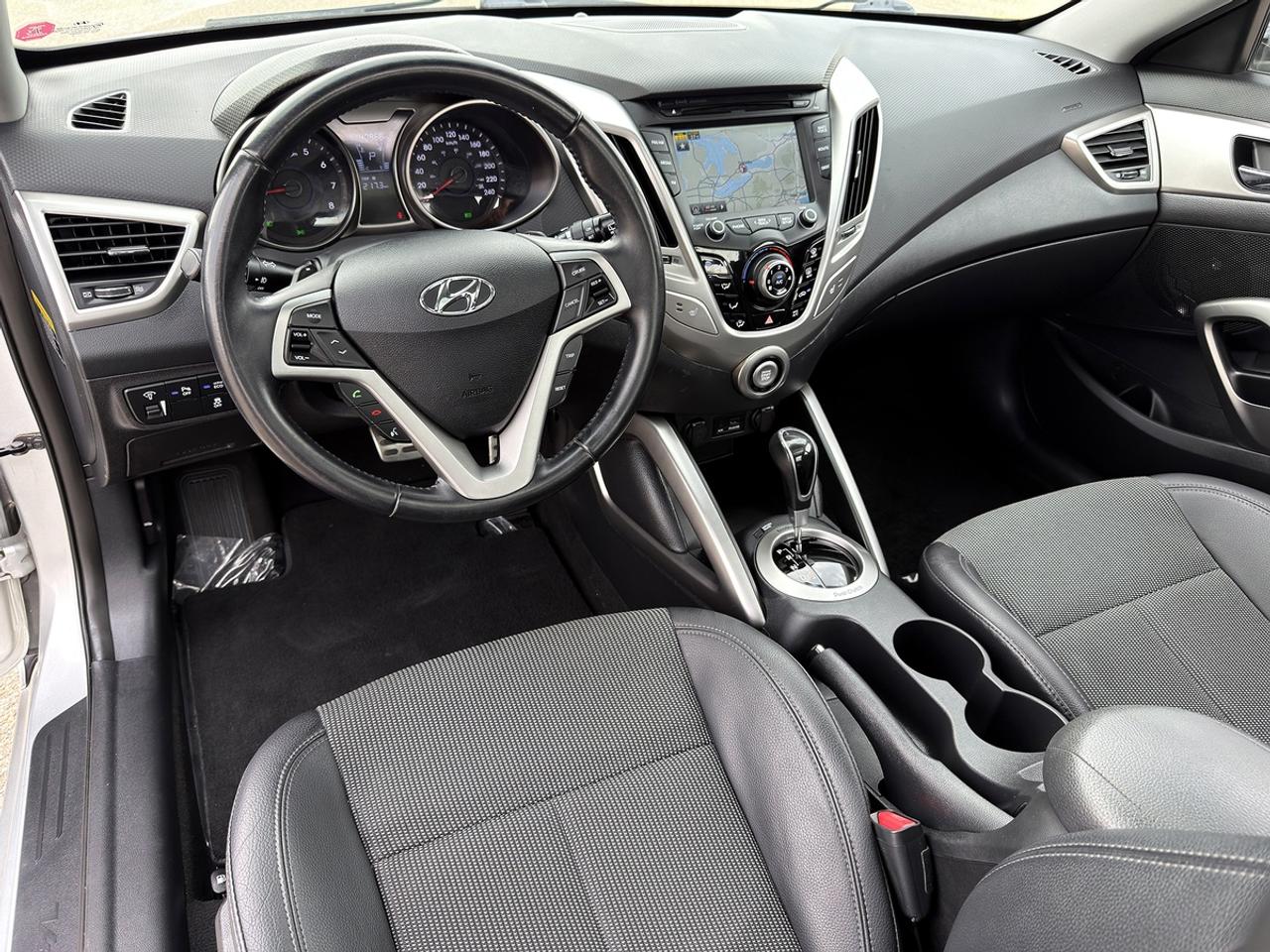 2013 Hyundai Veloster w/Tech pkg Photo