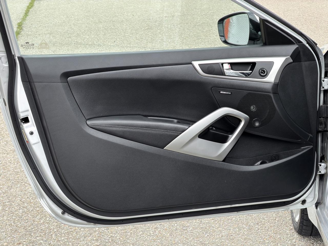 2013 Hyundai Veloster w/Tech pkg Photo