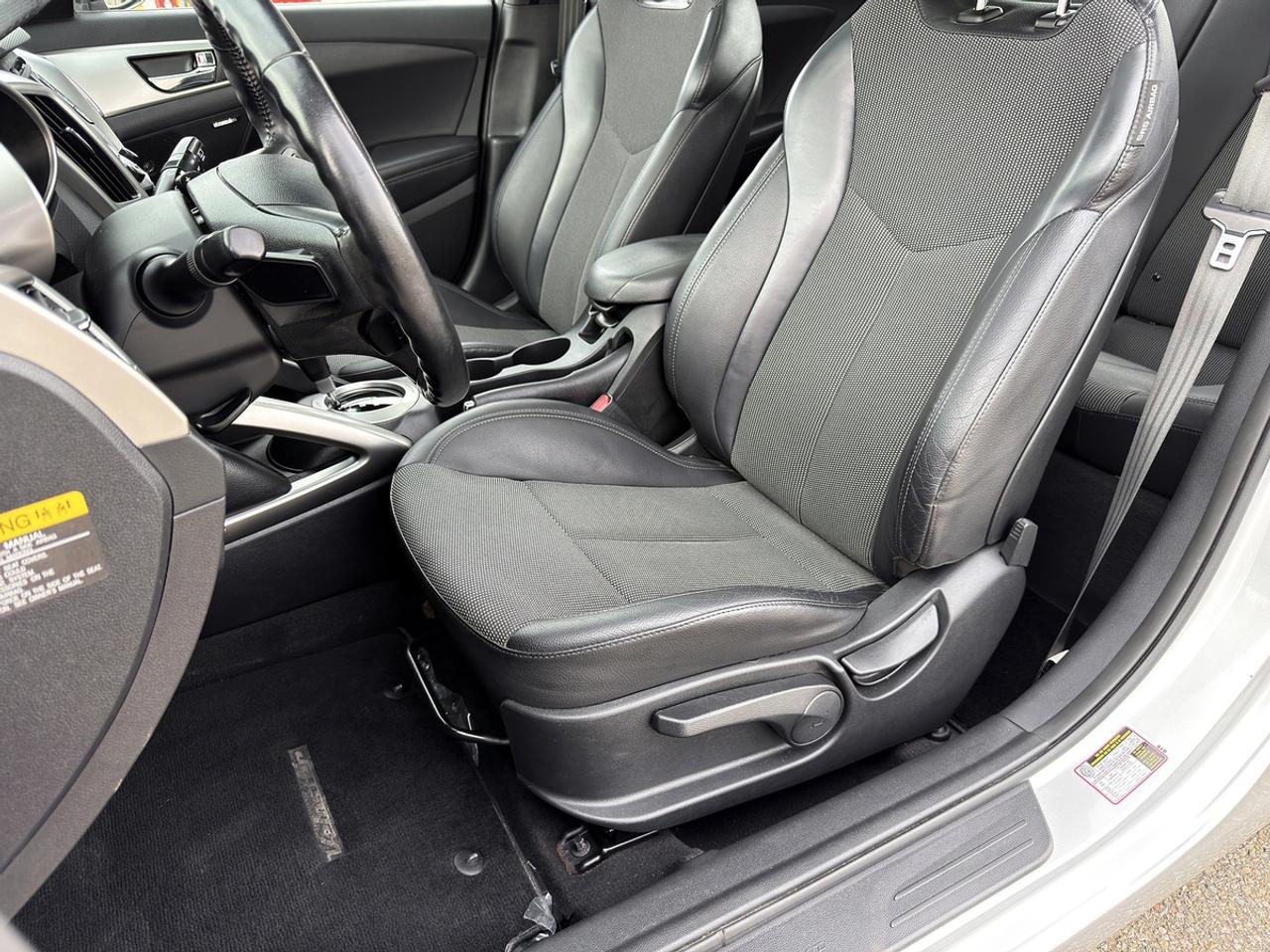 2013 Hyundai Veloster w/Tech pkg Photo