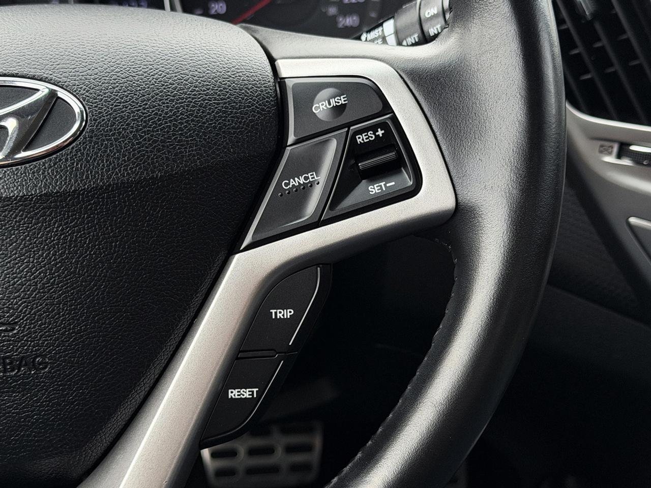 2013 Hyundai Veloster w/Tech pkg Photo