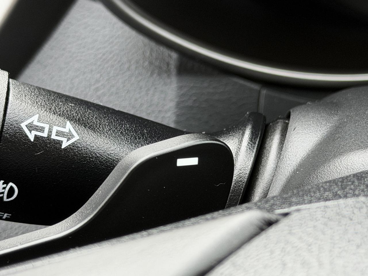 2013 Hyundai Veloster w/Tech pkg Photo