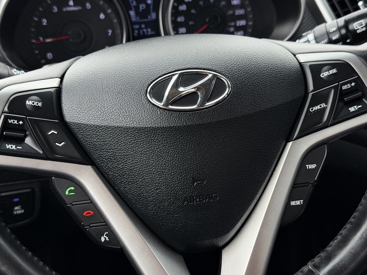 2013 Hyundai Veloster w/Tech pkg Photo