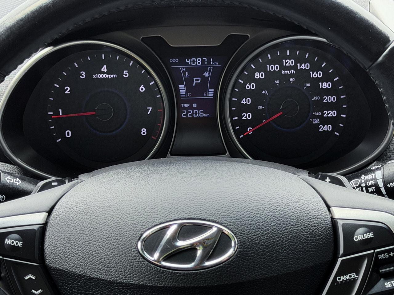 2013 Hyundai Veloster w/Tech pkg Photo