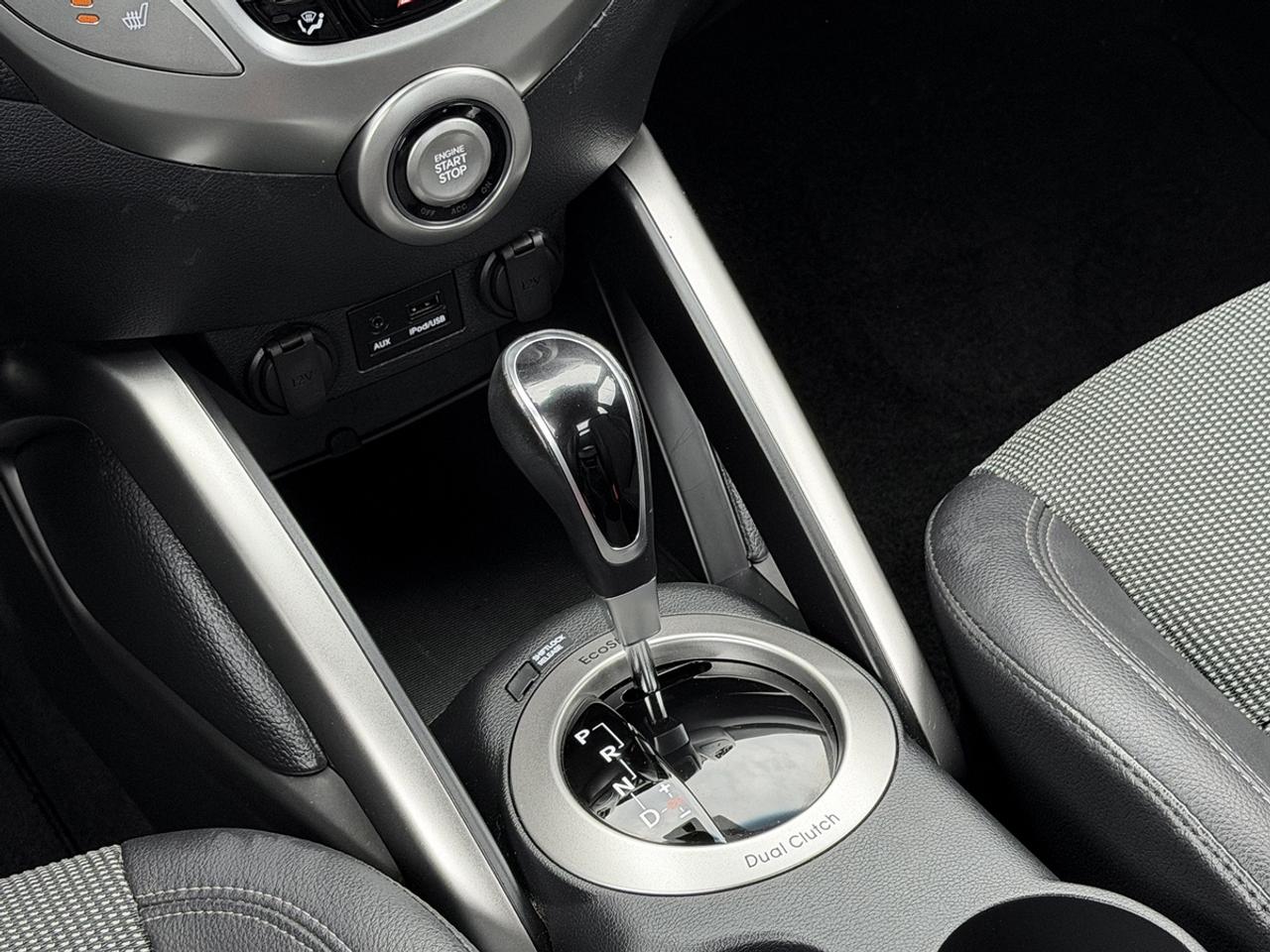 2013 Hyundai Veloster w/Tech pkg Photo