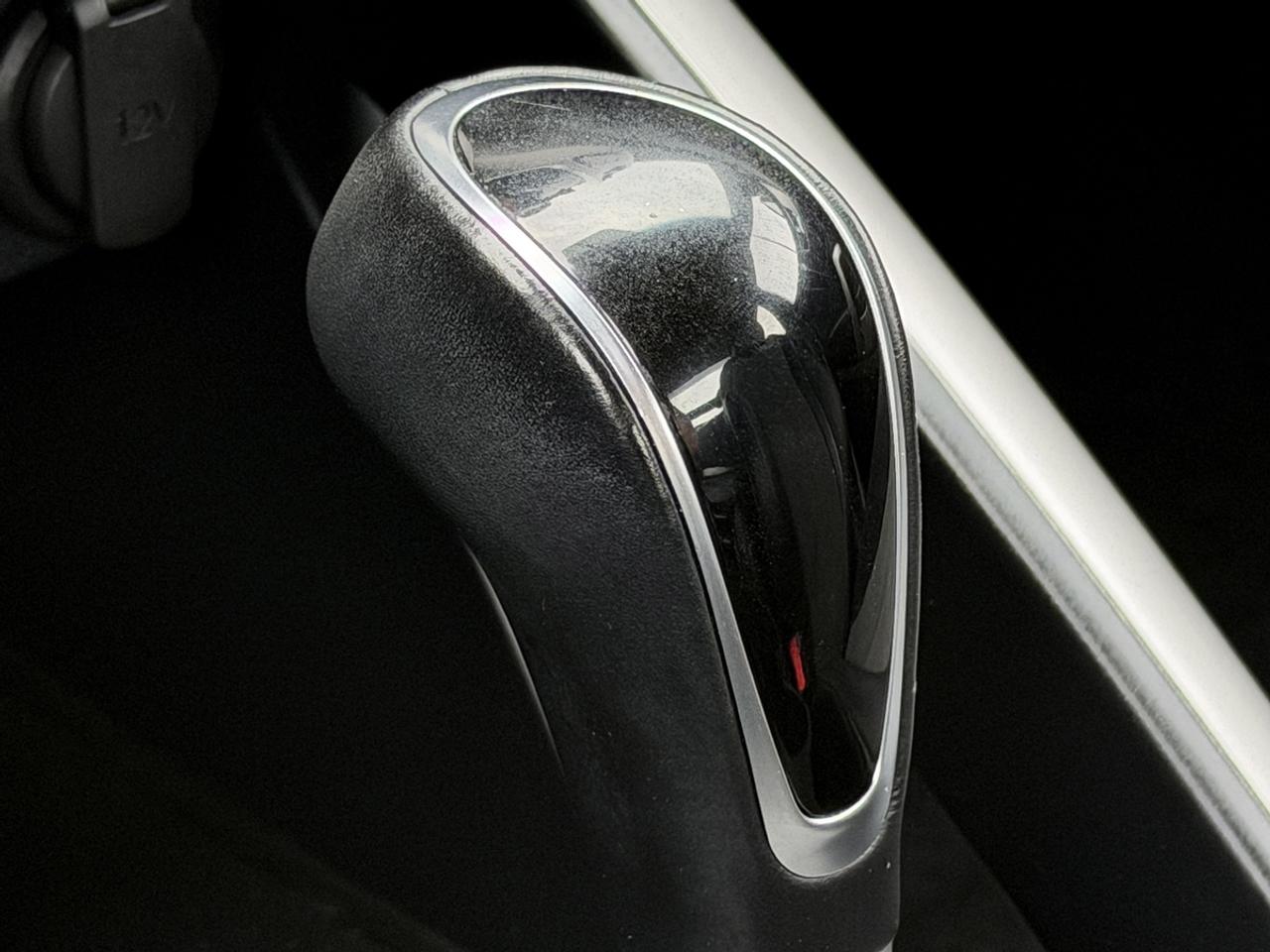 2013 Hyundai Veloster w/Tech pkg Photo