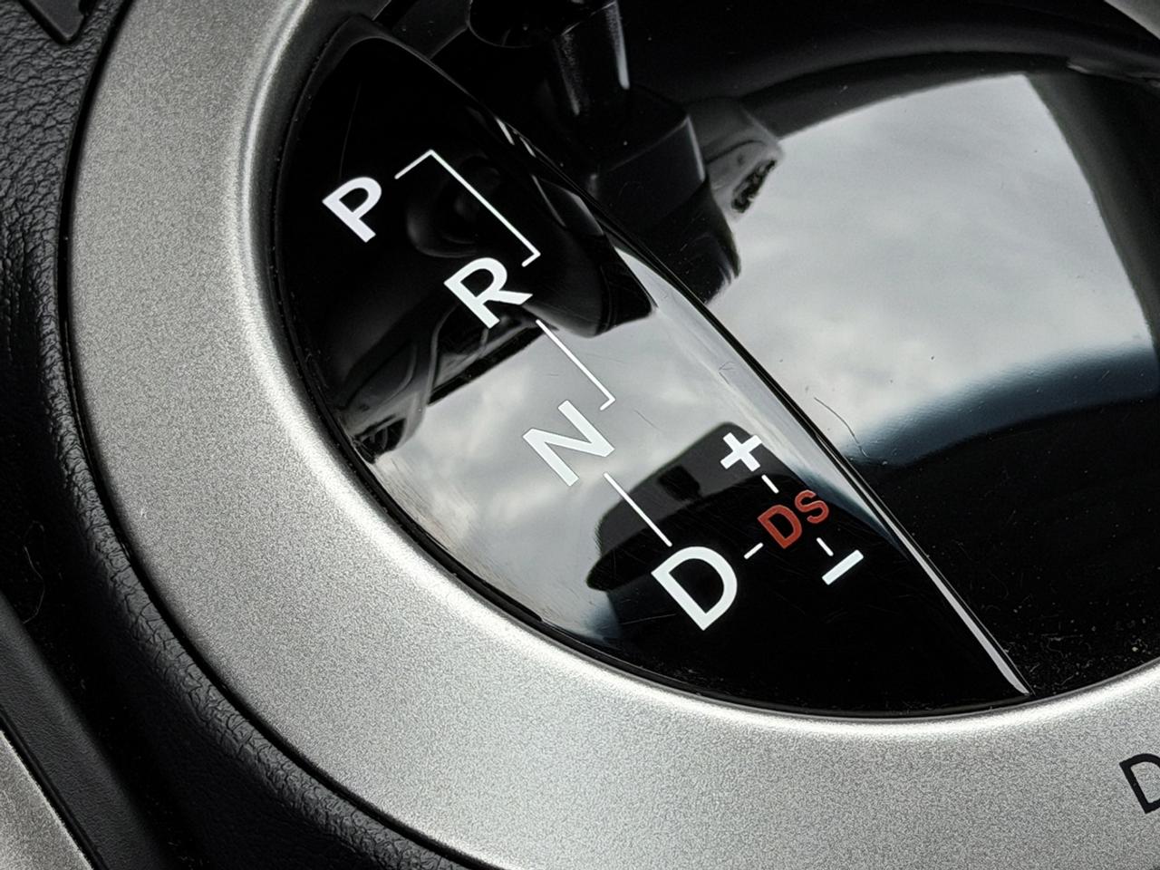 2013 Hyundai Veloster w/Tech pkg Photo
