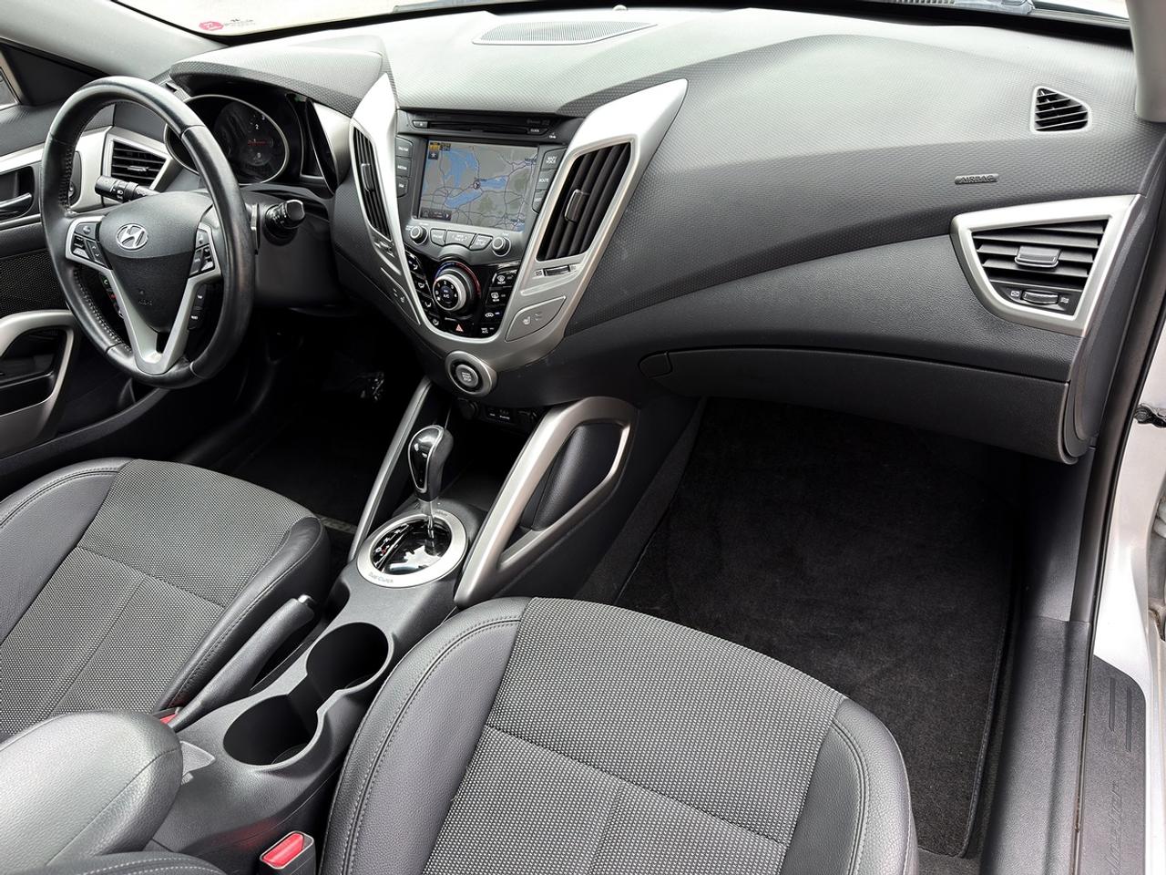 2013 Hyundai Veloster w/Tech pkg Photo