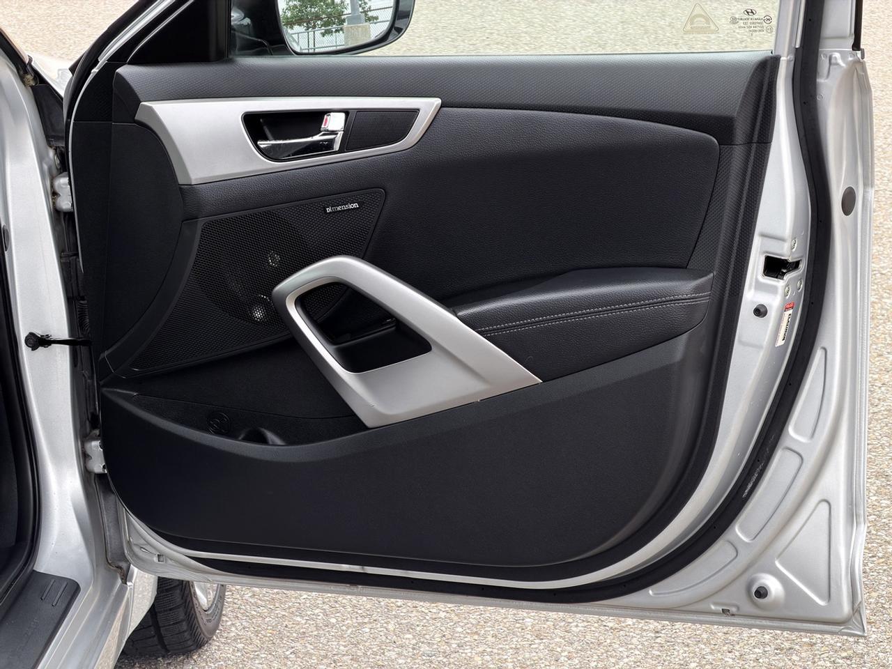 2013 Hyundai Veloster w/Tech pkg Photo