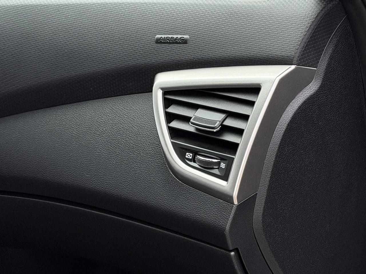 2013 Hyundai Veloster w/Tech pkg Photo