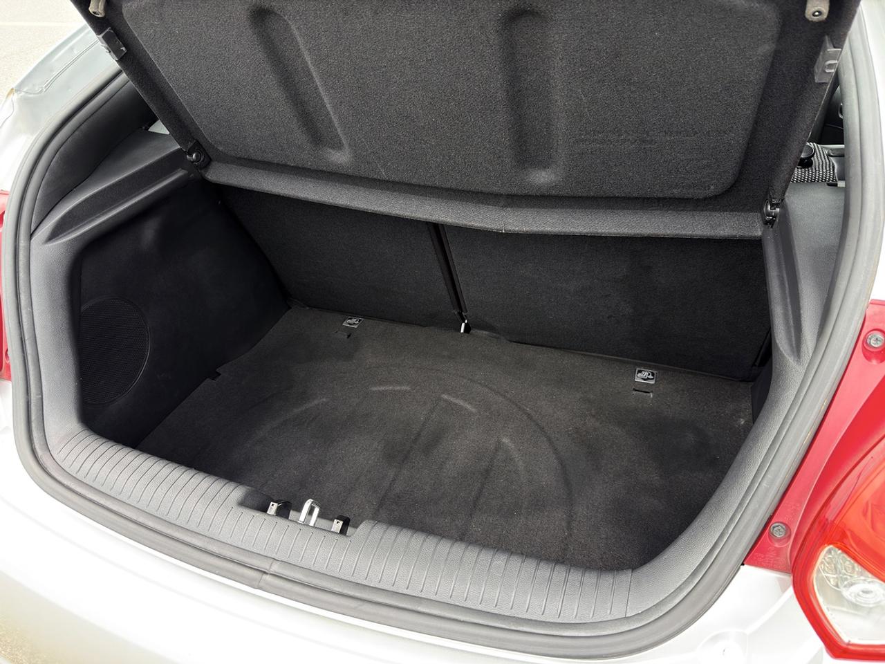 2013 Hyundai Veloster w/Tech pkg Photo