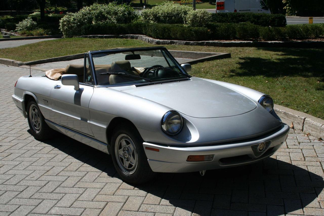 1991 Alfa Romeo Spider Spider Photo