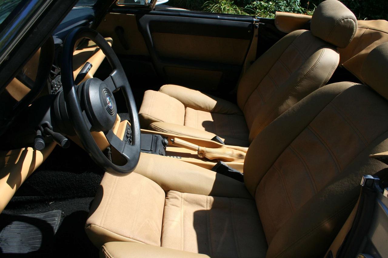 1991 Alfa Romeo Spider Spider Photo