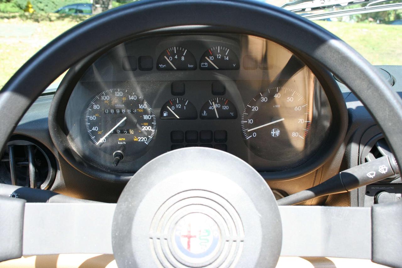 1991 Alfa Romeo Spider Spider Photo