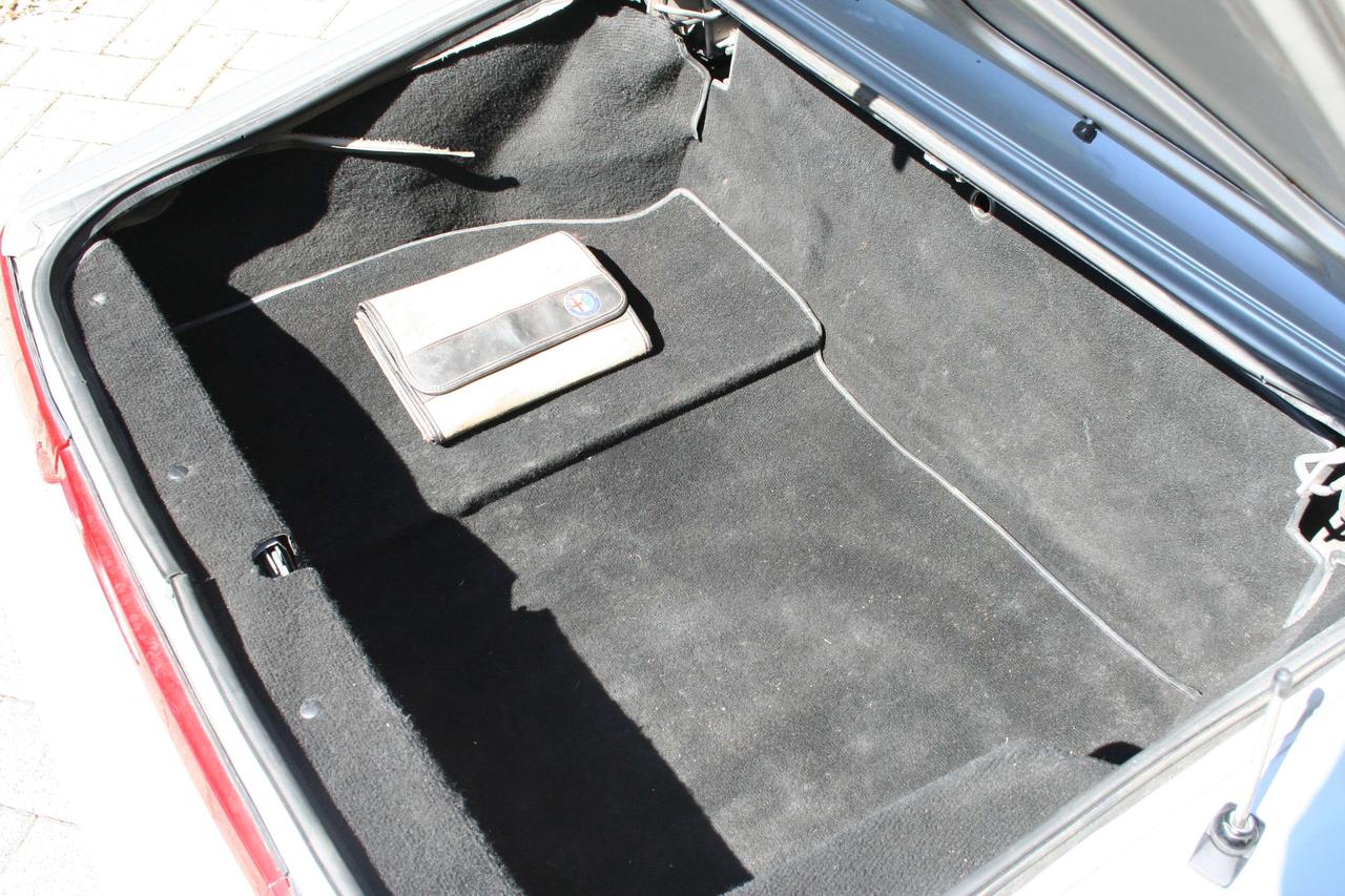 1991 Alfa Romeo Spider Spider Photo