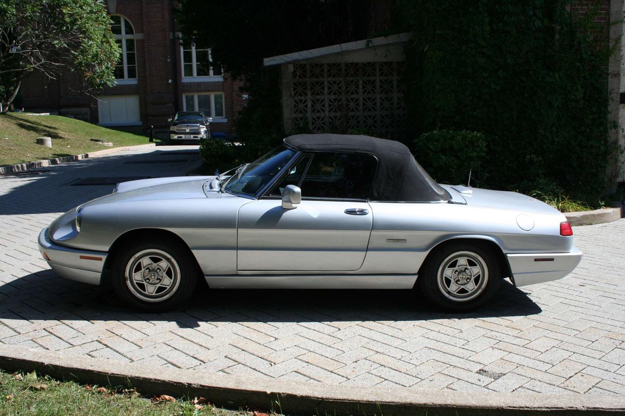 1991 Alfa Romeo Spider Spider Photo