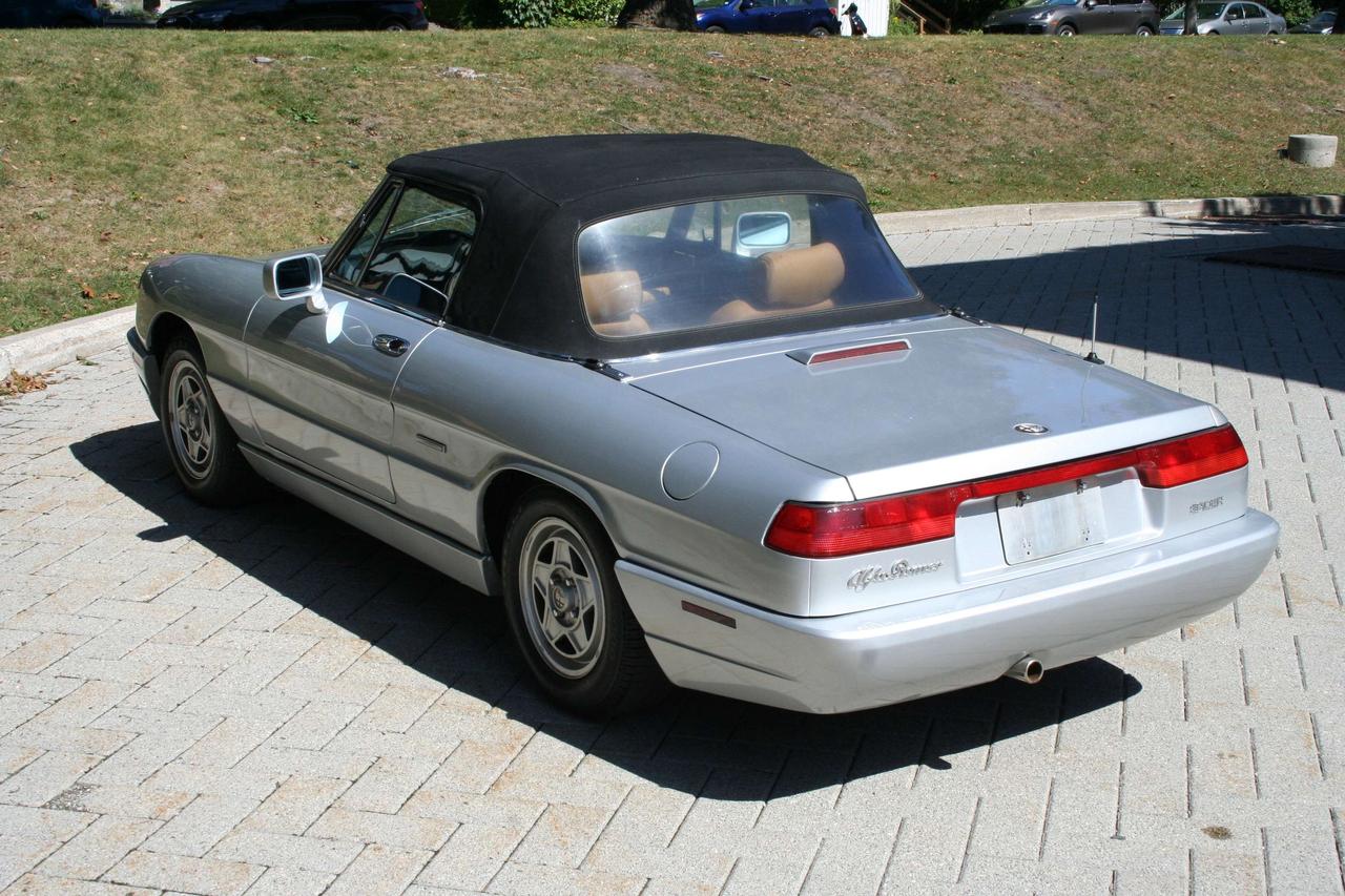 1991 Alfa Romeo Spider Spider Photo