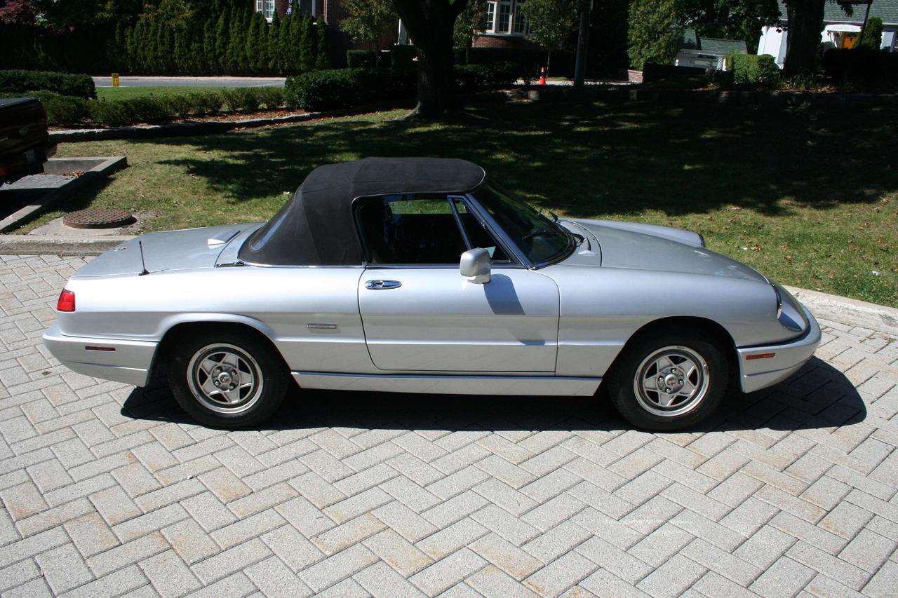 1991 Alfa Romeo Spider Spider Photo