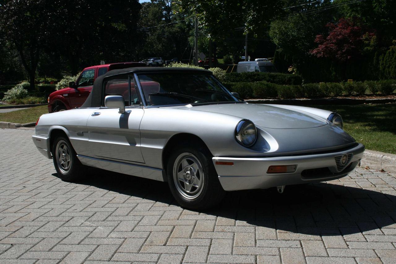 1991 Alfa Romeo Spider Spider Photo