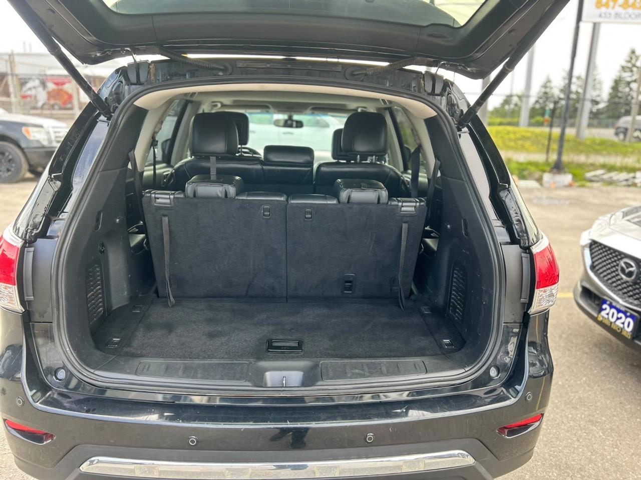 2016 Nissan Pathfinder SL Photo