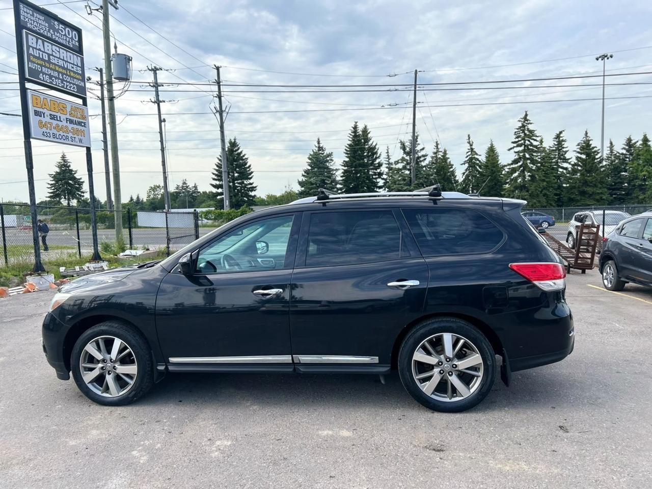 2016 Nissan Pathfinder SL Photo