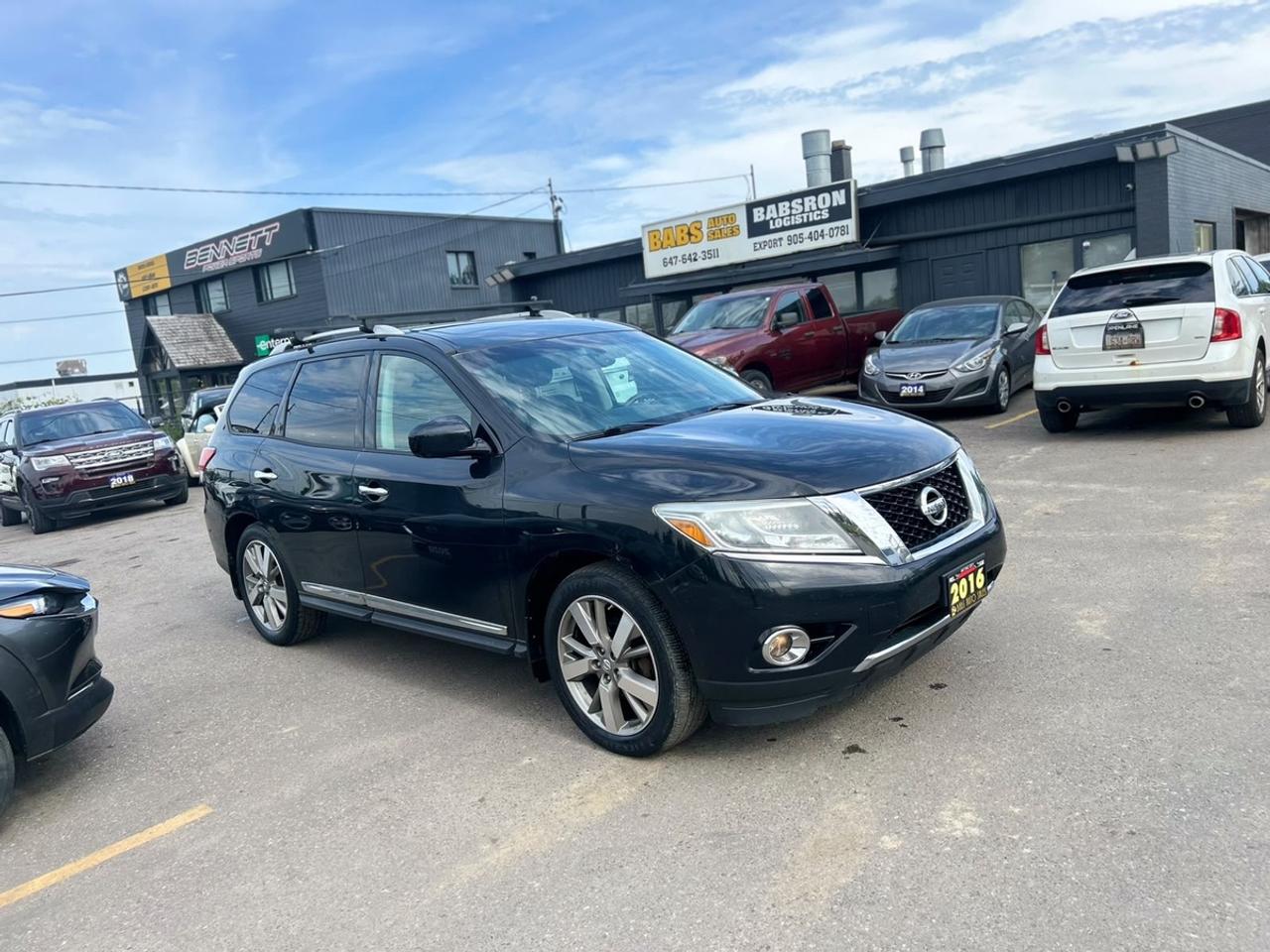 2016 Nissan Pathfinder SL Photo