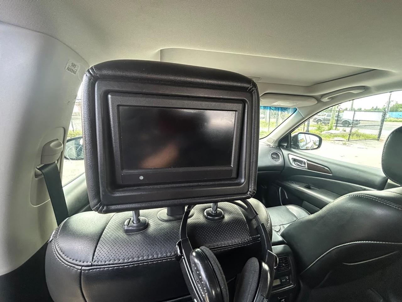 2016 Nissan Pathfinder SL Photo