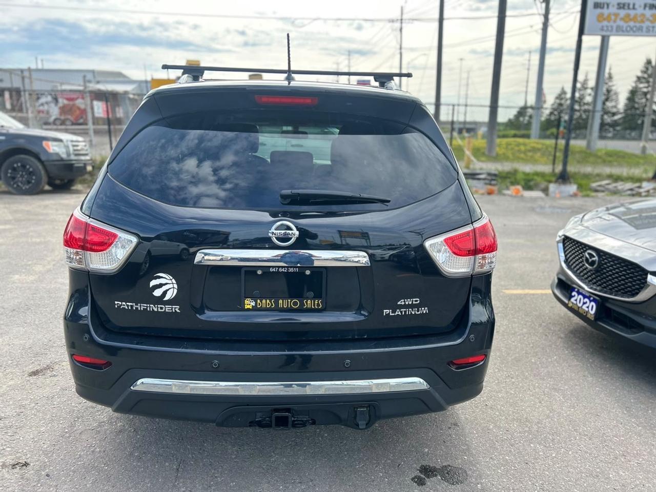 2016 Nissan Pathfinder SL Photo