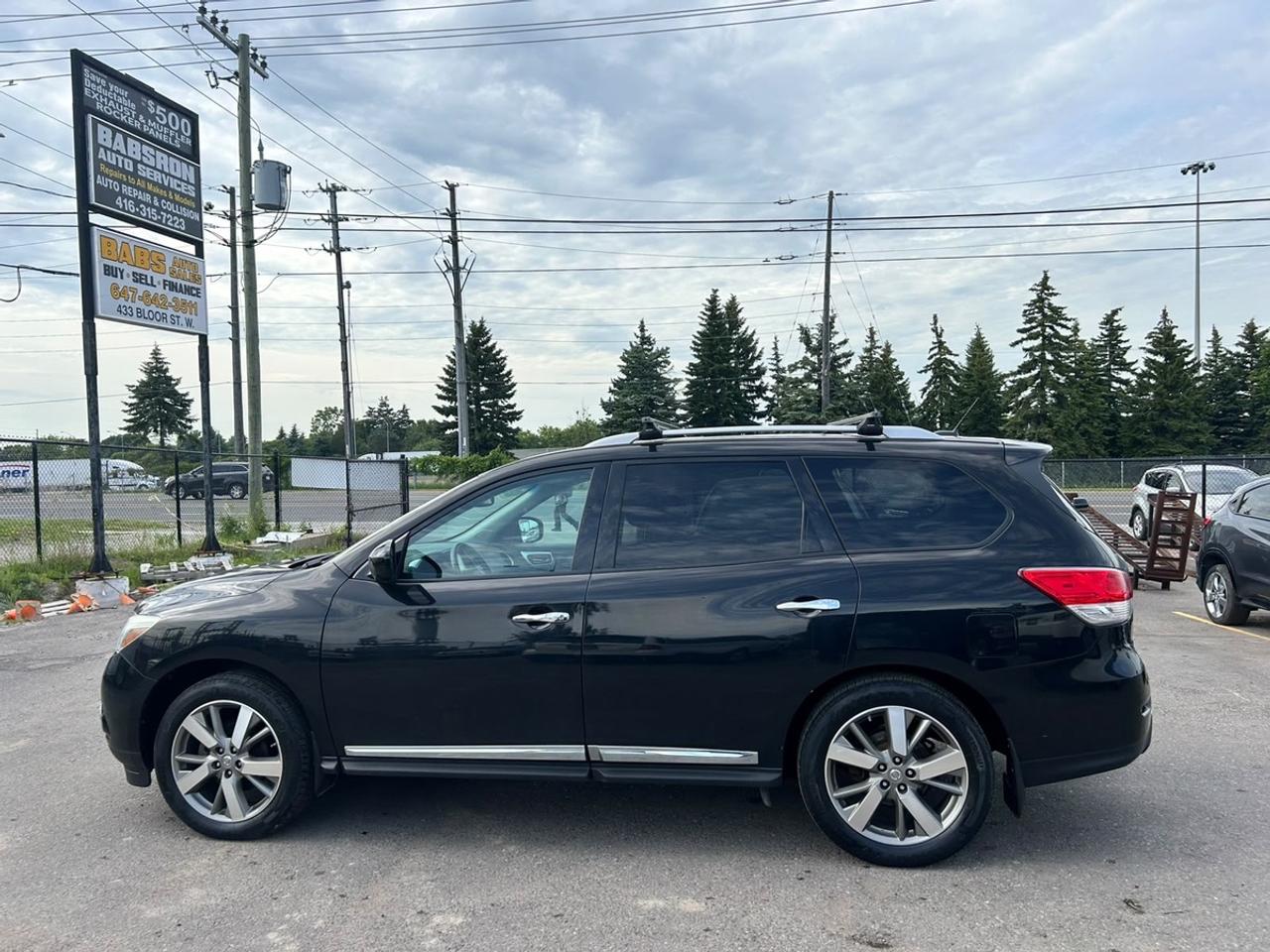 2016 Nissan Pathfinder SL Photo