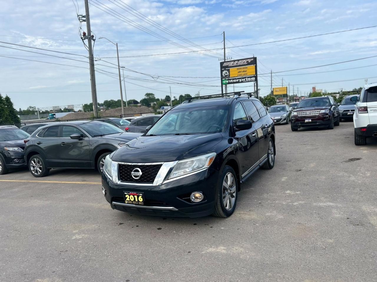 2016 Nissan Pathfinder SL Photo