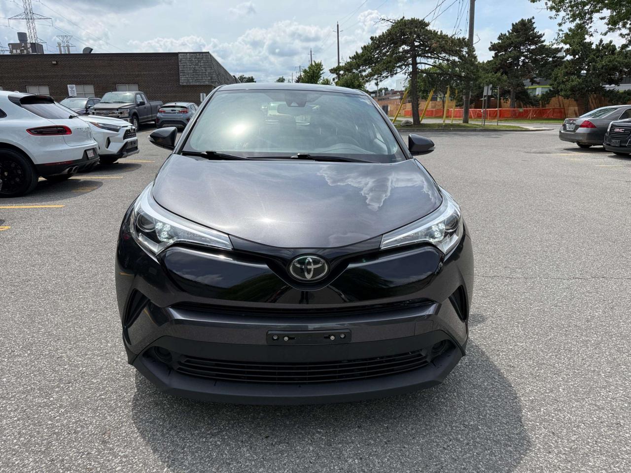 2019 Toyota C-HR FWD *Ltd Avail* Photo5