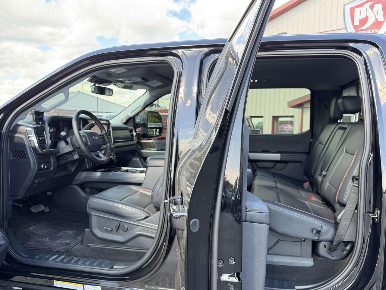 2025 Ford F-550 Super Duty LARIAT 4WD Crew Cab SEVERE DUTY Photo