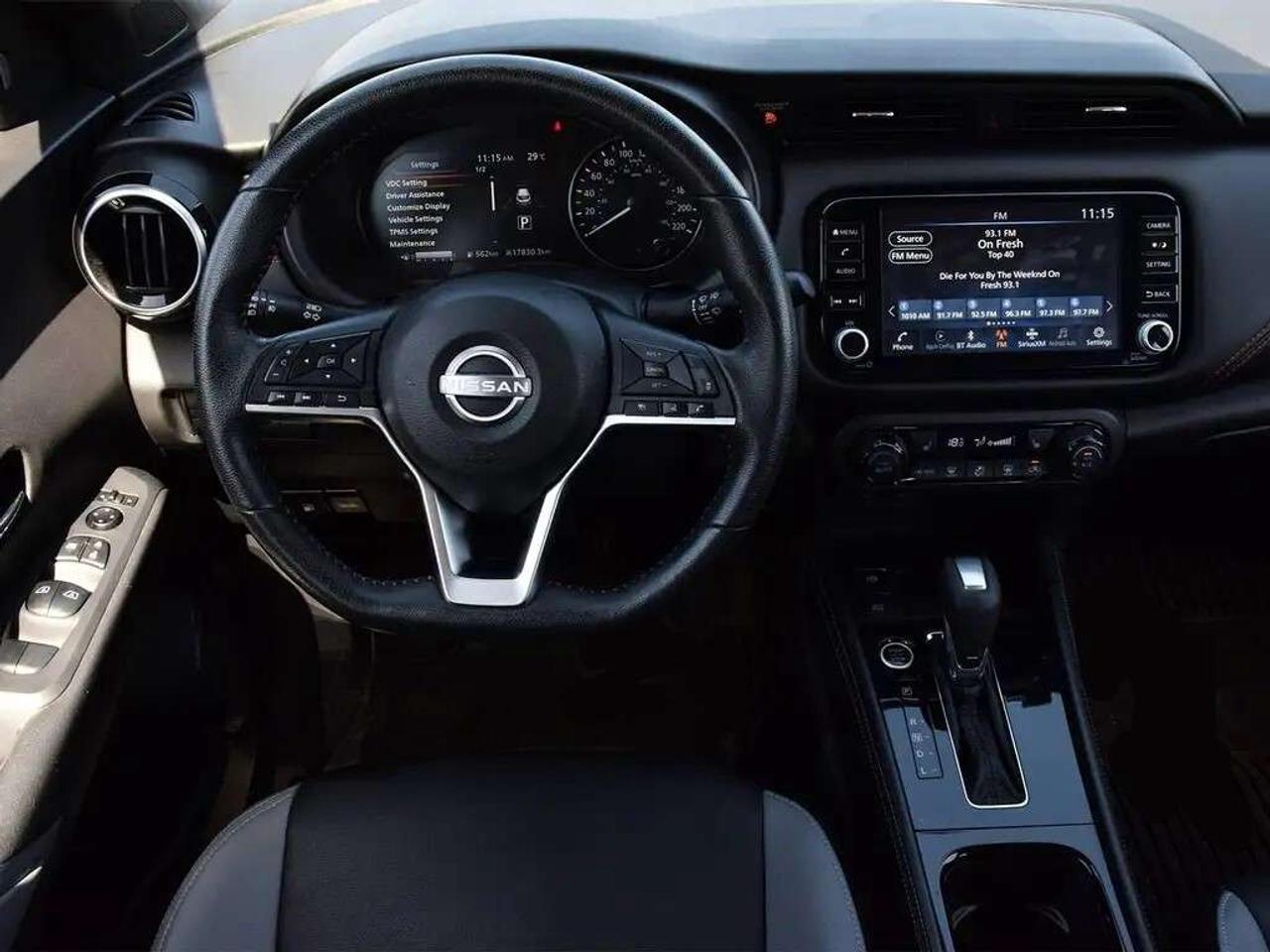 2024 Nissan Kicks SR ~Heated Leather ~Bluetooth ~Blind Spot ~Carplay Photo
