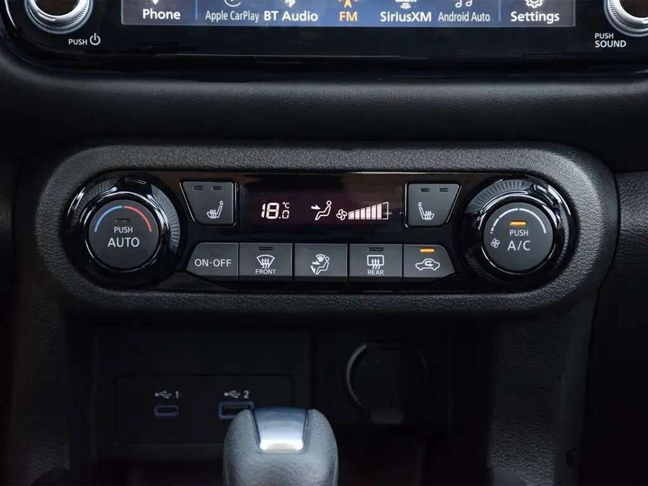2024 Nissan Kicks SR ~Heated Leather ~Bluetooth ~Blind Spot ~Carplay Photo