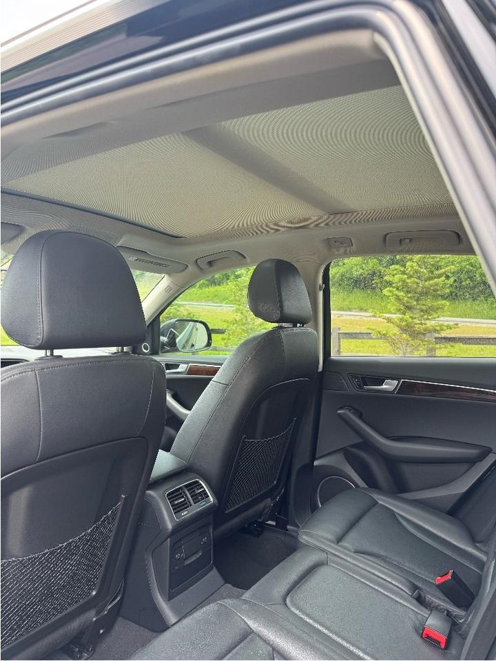 2011 Audi Q5 audi Q5, 3.2L v6, quattro, navigation, panoramic s Photo