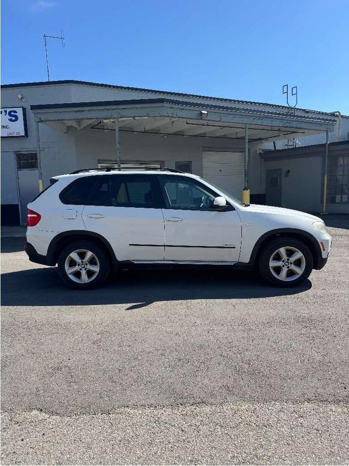 2010 BMW X5 BMW, x5 , 3.0, x drive , 6 cyl, auto , panoramic r Photo