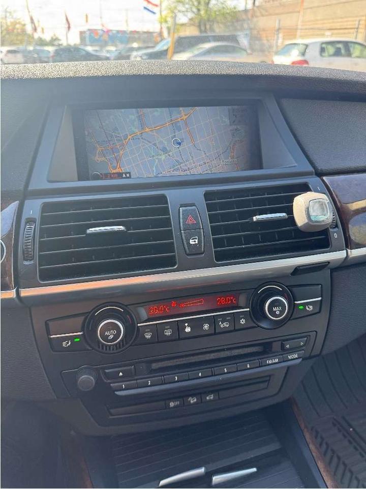 2010 BMW X5 BMW, x5 , 3.0, x drive , 6 cyl, auto , panoramic r Photo